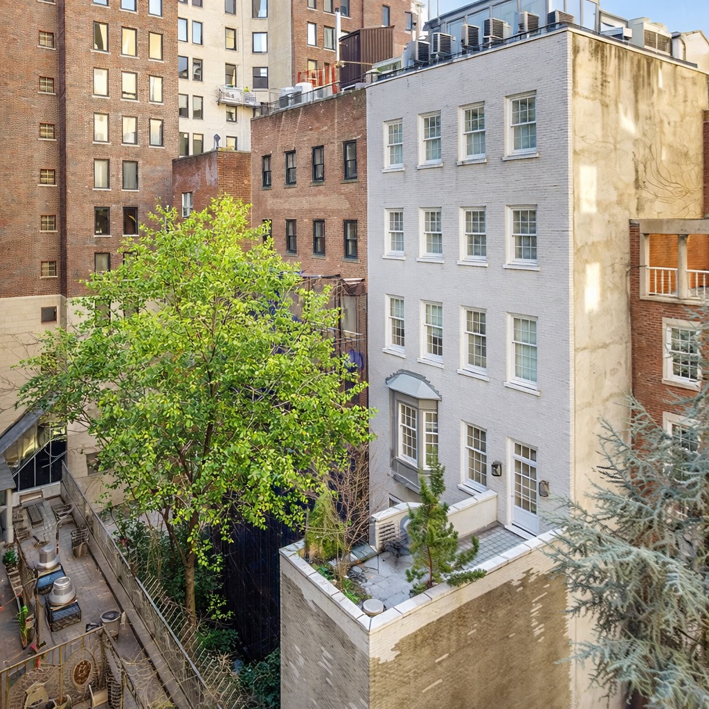 4 East 70th Street, Unit 6C Manhattan, NY 10021 - Photo 7 of 10