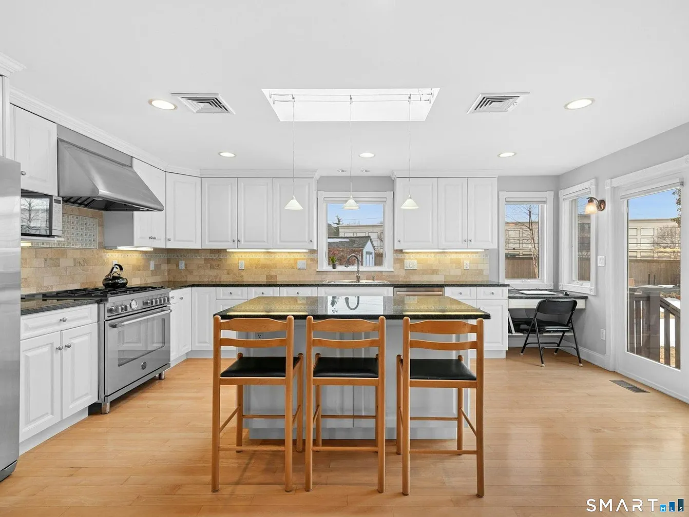 11 Patton Drive Darien, CT 06820 - Photo 8 of 30