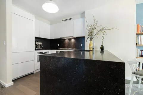 $1,160,700 | 385 1st Avenue, Unit 6G | Gramercy