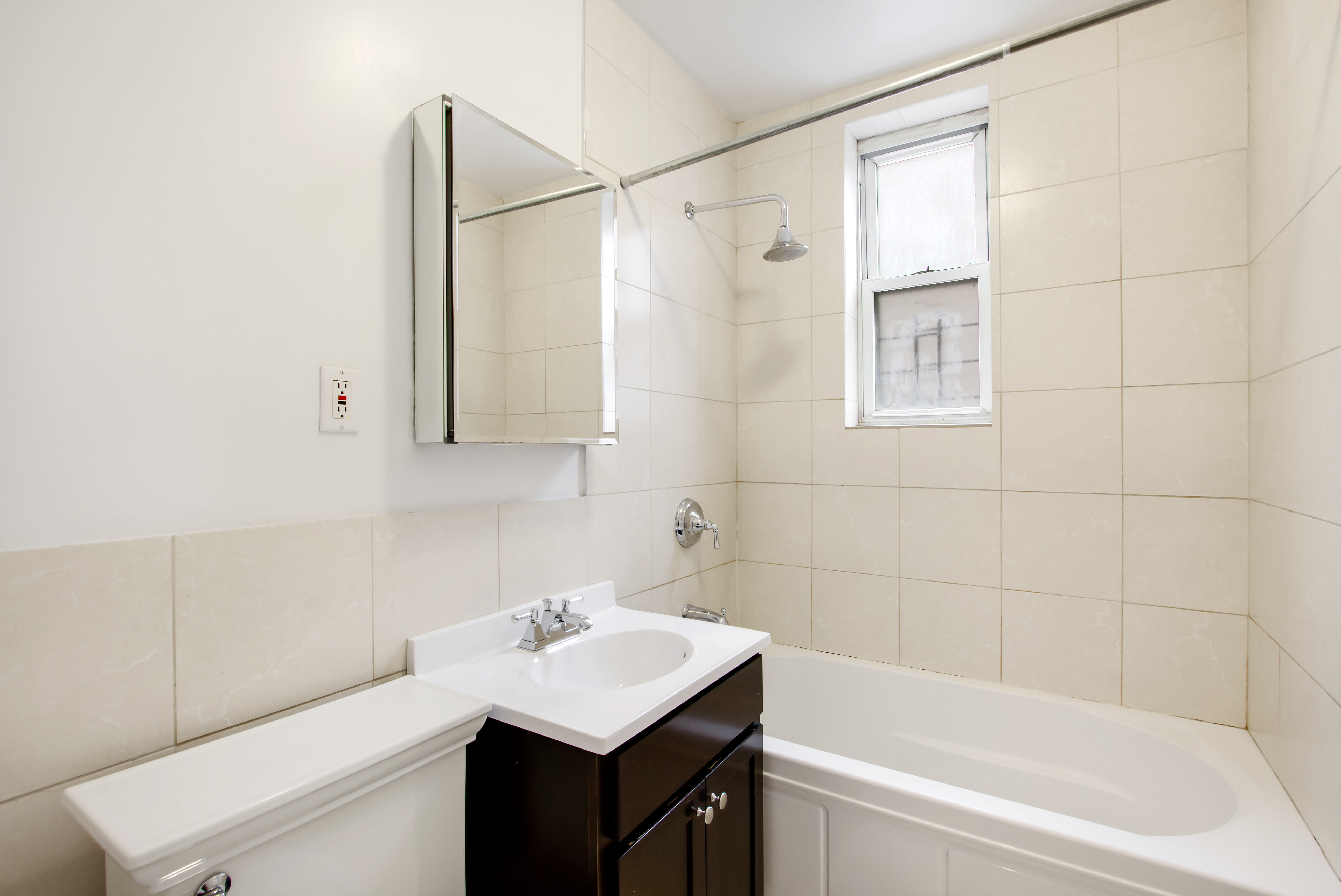 30-49 Crescent Street, Unit H1B5 Queens, NY 11102 - Photo 5 of 5