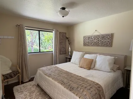 $1,250,000 | 275 Kerry Lane, Cloverdale, CA 95425