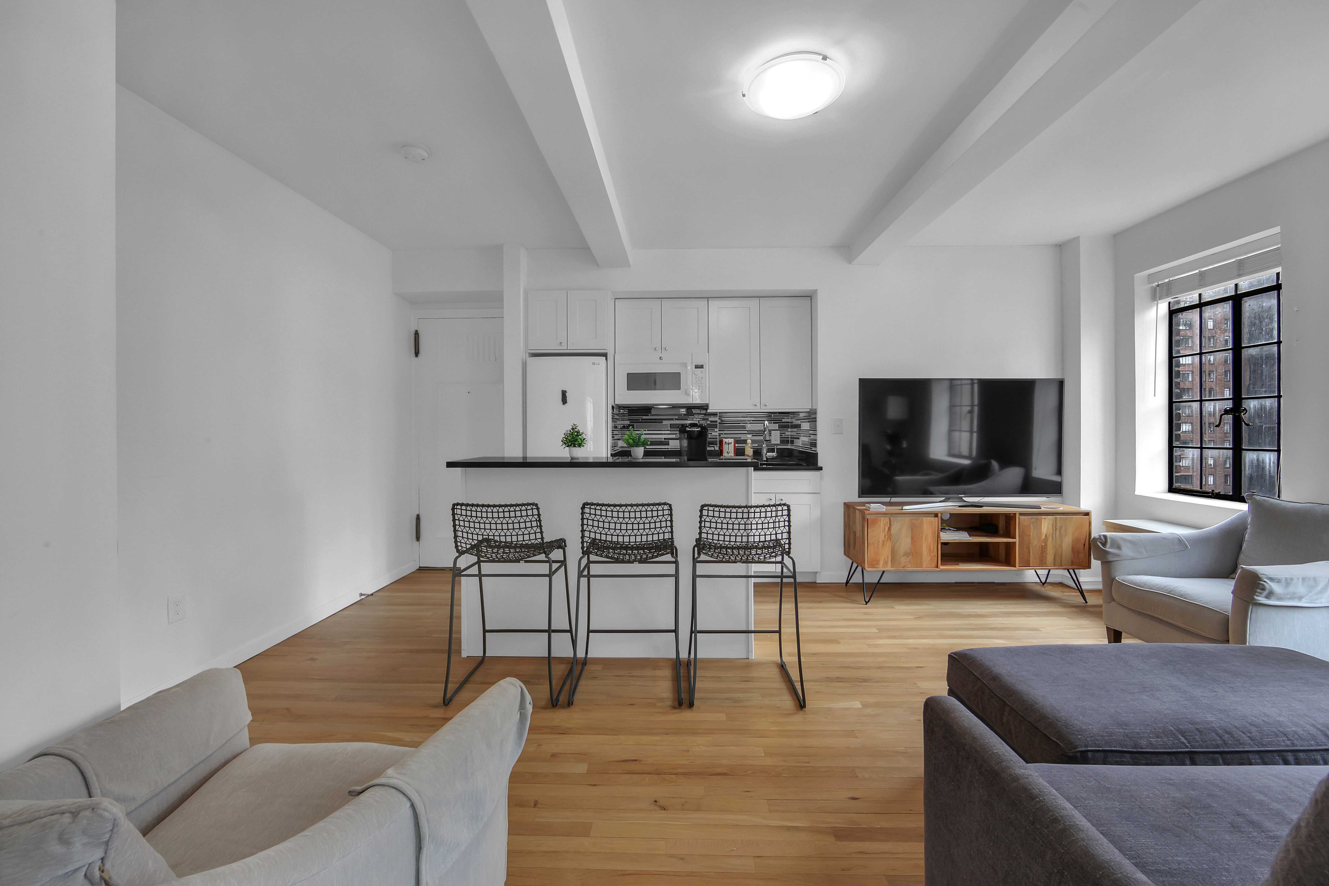 45 Tudor City Place, Unit 1204 Manhattan, NY 10017 - Photo 5 of 16