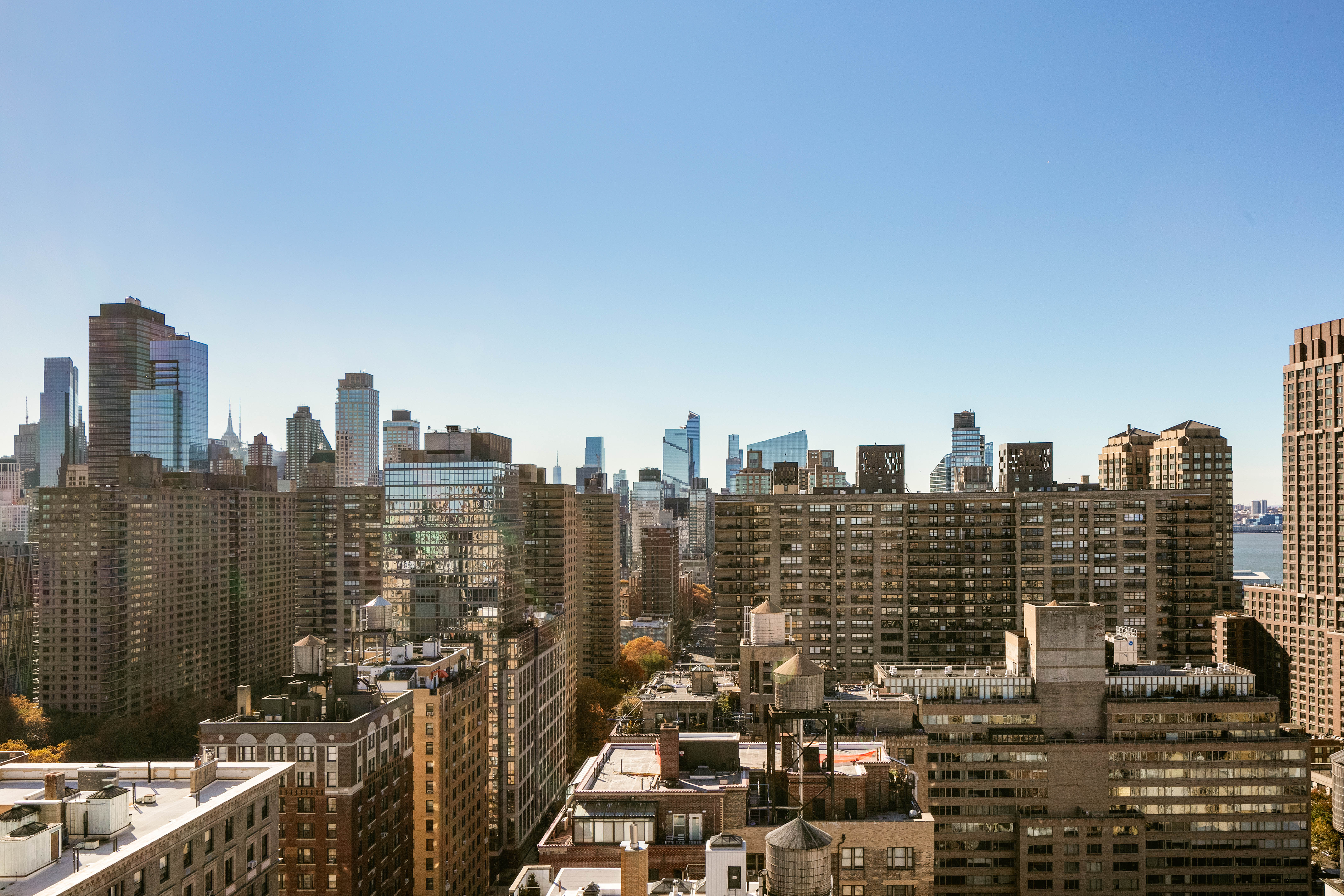 263 West End Avenue, Unit PH22B Manhattan, NY 10023 - Photo 16 of 19 a view of a city with tall buildings