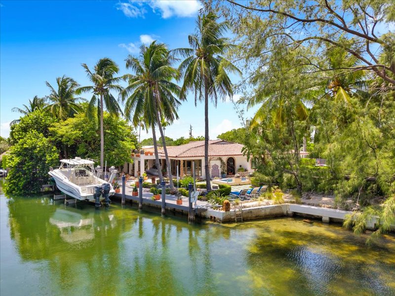 1150 North Biscayne Point Road Miami Beach, FL 33141 - Photo 1 of 65 Gallery Image 1