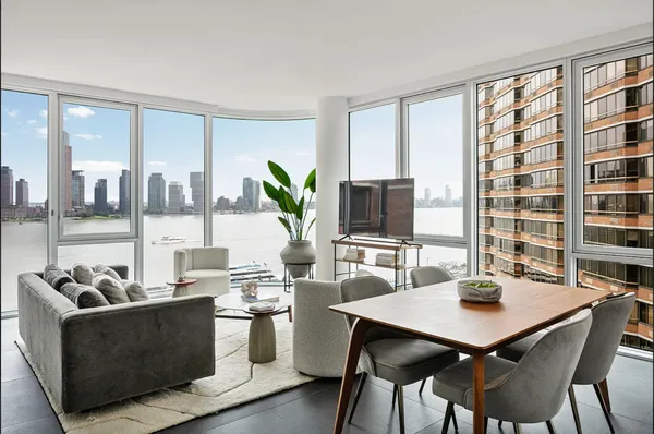 $9,395 | 650 1st Avenue, Unit 11G | Murray Hill