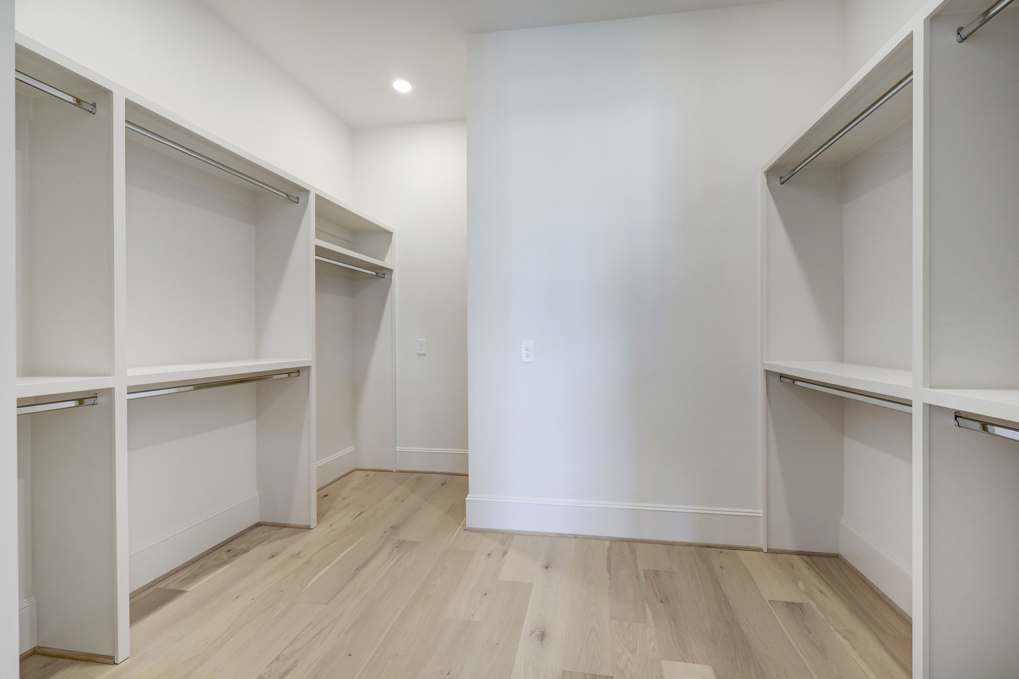 111 Wellington Row Road Houston, TX 77024 - Photo 18 of 27