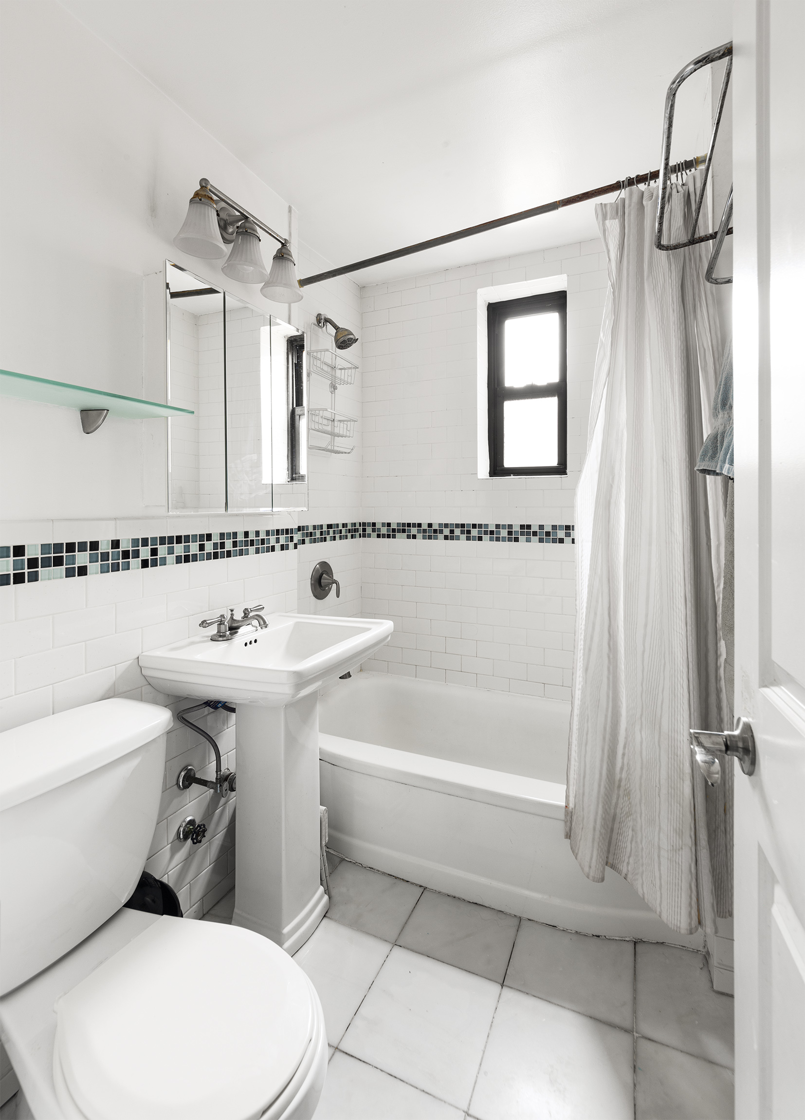 273 Bennett Avenue, Unit 7B Manhattan, NY 10040 - Photo 5 of 10