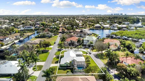 $995,000 | 27190 Driftwood Drive, Bonita Springs, FL 34135