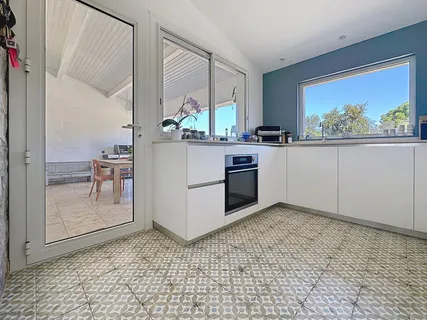 $2,157,746 | 168 Chemin De Beaucours, Sanary-sur-Mer, France 83110