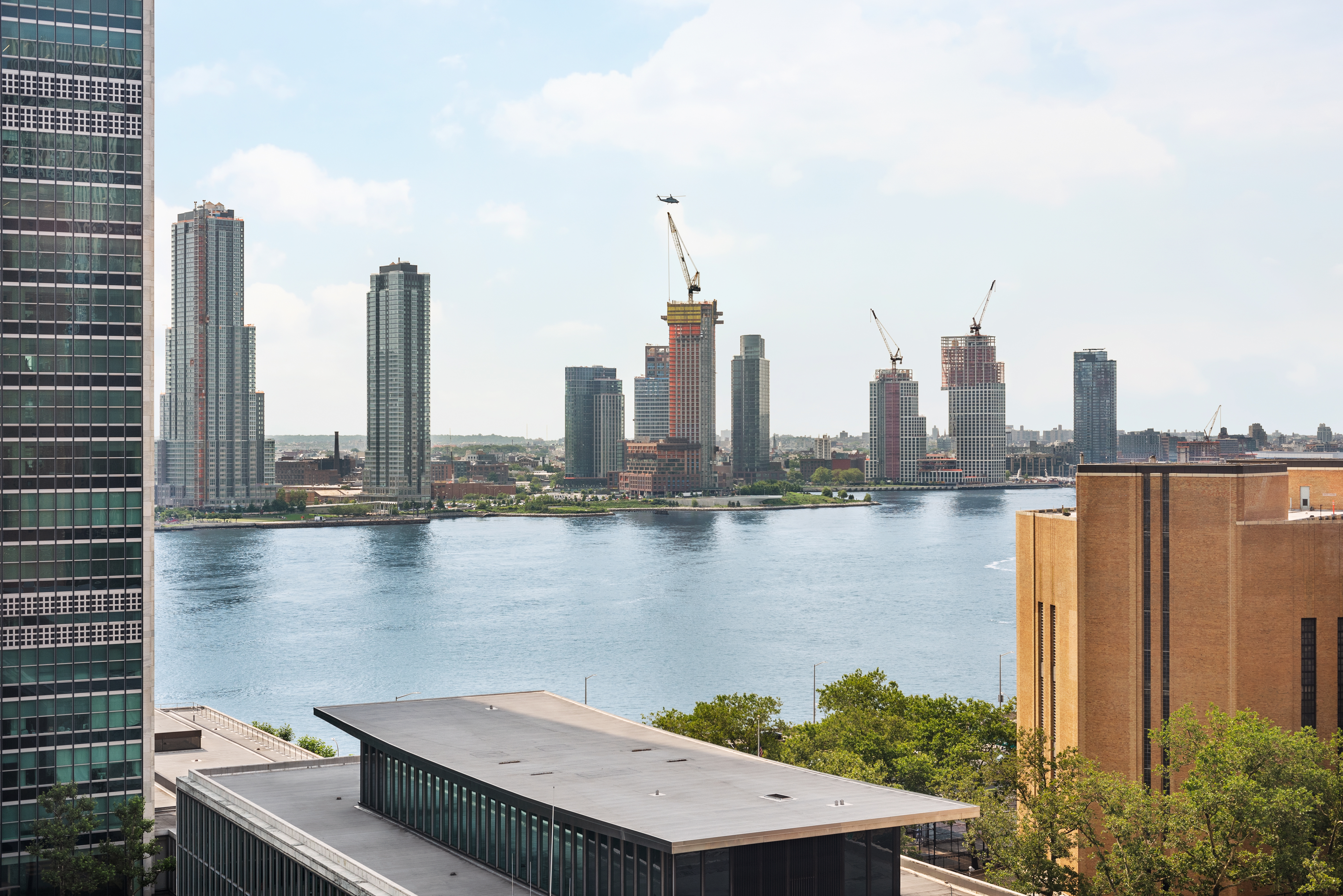 45 Tudor City Place, Unit 901 Manhattan, NY 10017 - Photo 2 of 16