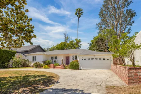 $3,850,000 | 1015 San Vicente Boulevard, Santa Monica, CA 90402