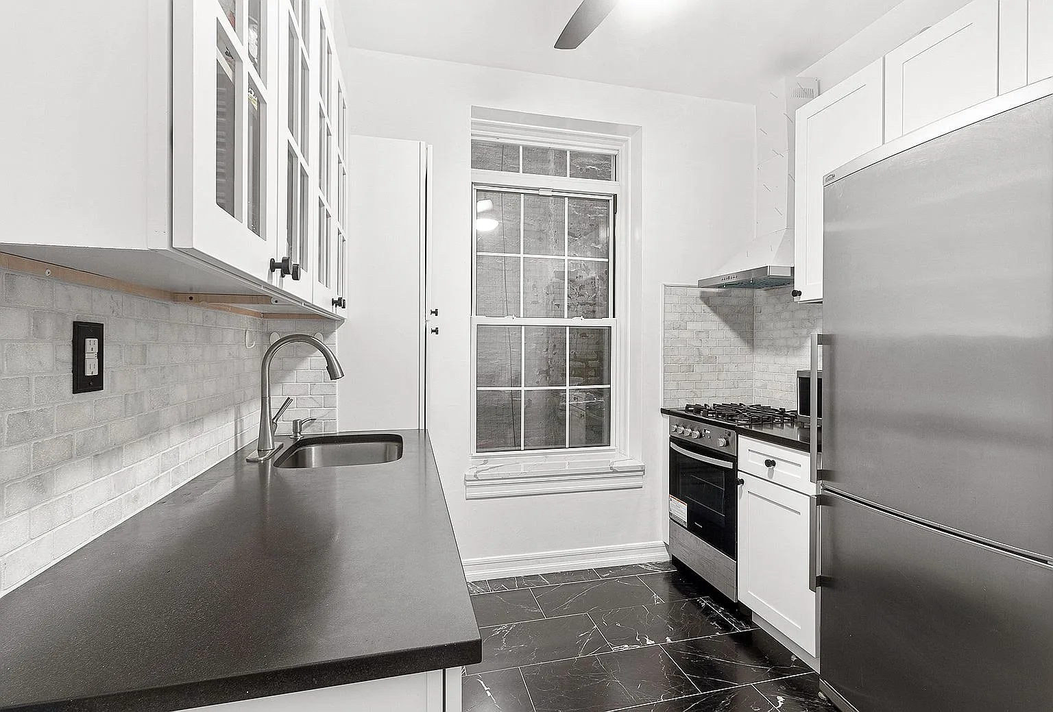 324 East 50th Street, Unit 1B Manhattan, NY 10022 - Photo 4 of 9