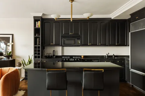 $1,195,000 | 12 Beekman Place, Unit 7/8B | Midtown East