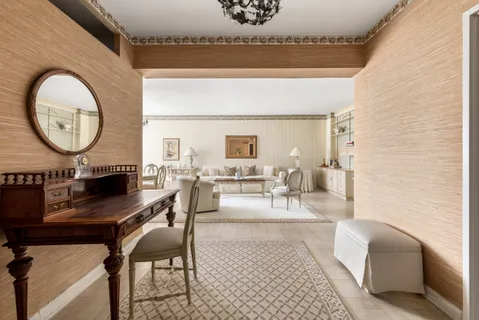 $675,000 | 25 Sutton Place South, Unit 4I | Sutton Place