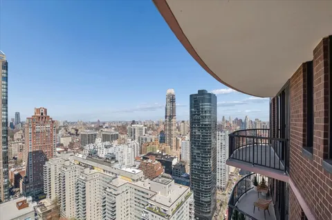 $2,250,000 | 304 East 65th Street, Unit PHB | Lenox Hill
