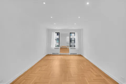 $849,000 | 225 West 25th Street, Unit 5K | Chelsea