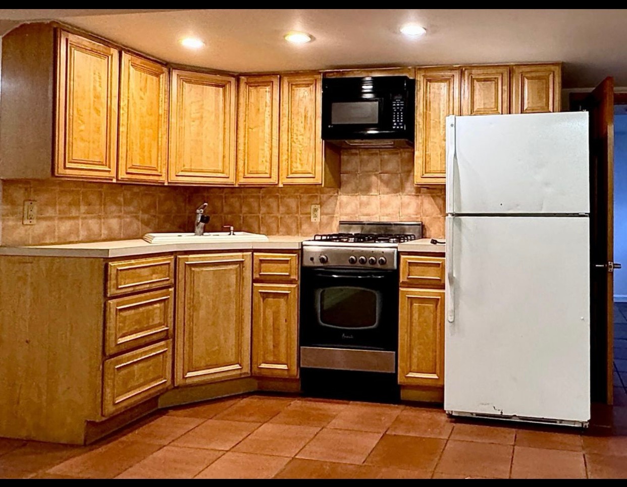 2156 Gerritsen Avenue Brooklyn, NY 11229 - Photo 19 of 27