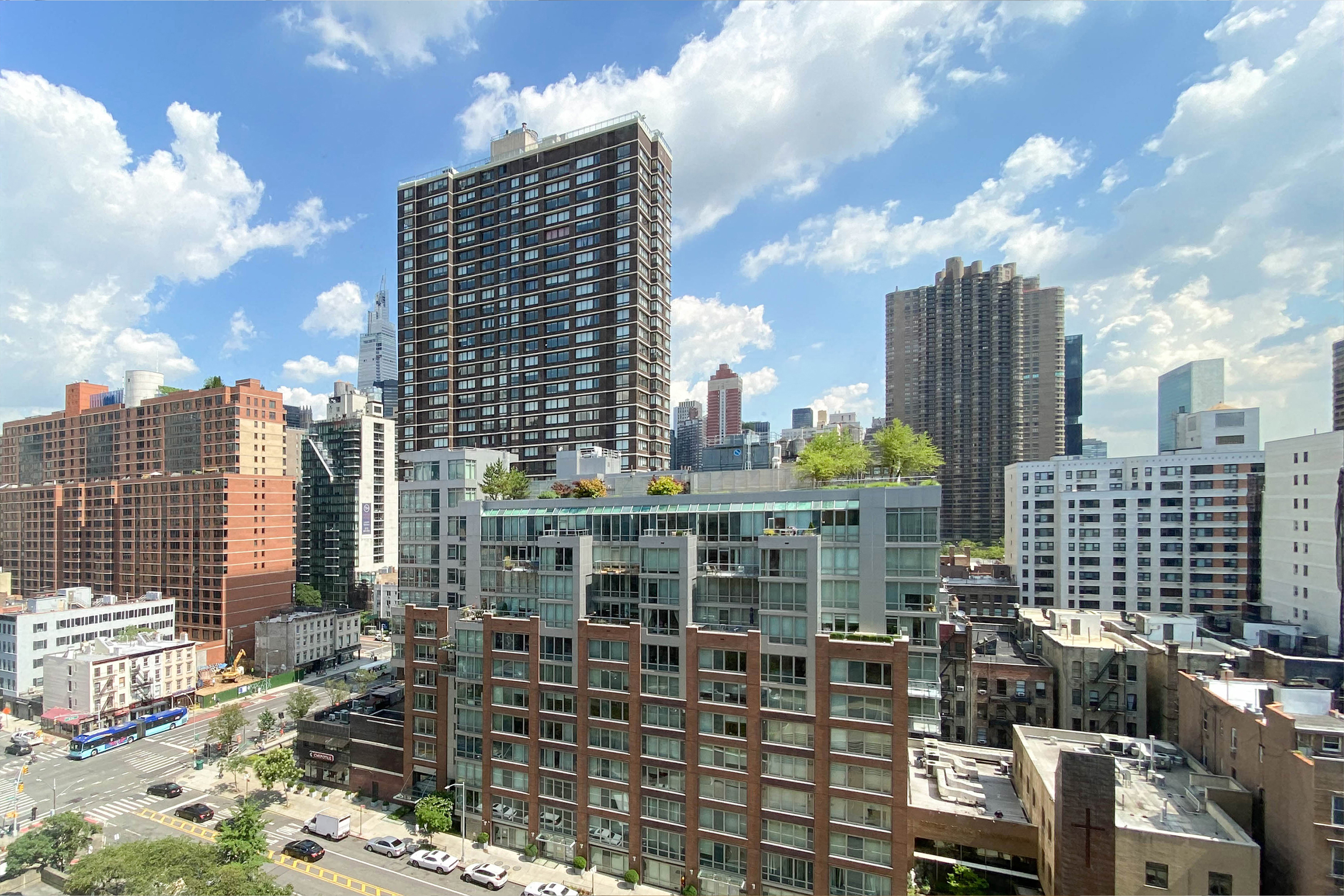 300 East 33rd Street, Unit 7G Manhattan, NY 10016 - Photo 3 of 13