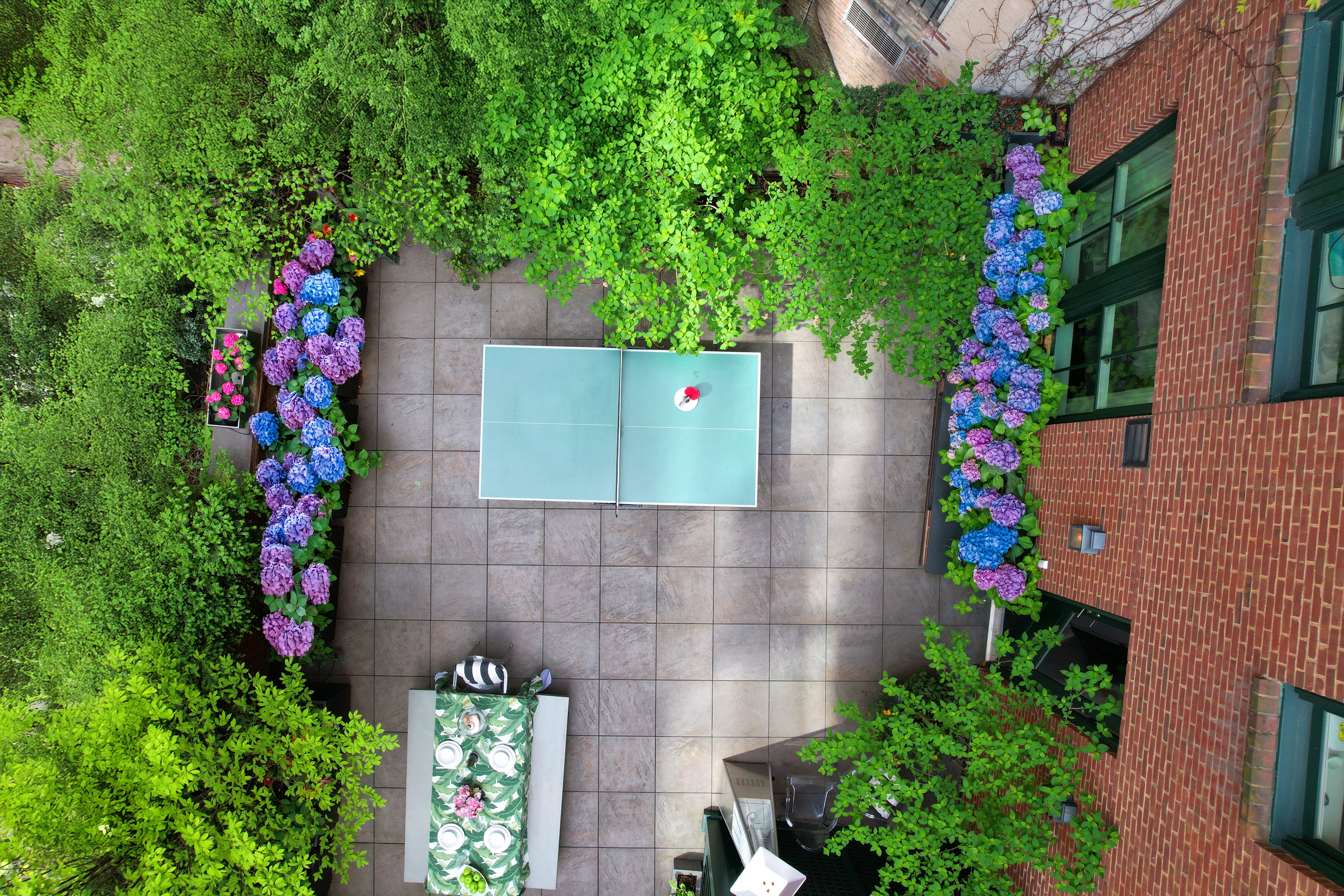 52 Laight Street, Unit R2 Manhattan, NY 10013 - Photo 16 of 21 a house view with a garden space