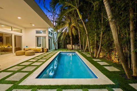 $3,495,000 | 865 West 47th Street, Miami Beach, FL 33140
