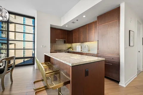 $2,250,000 | 580 Washington Street, Unit PH3, Boston, MA 02111