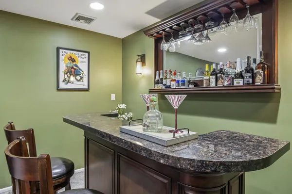 $599,000 | 12 Louisburg Square, Verona, NJ 07044