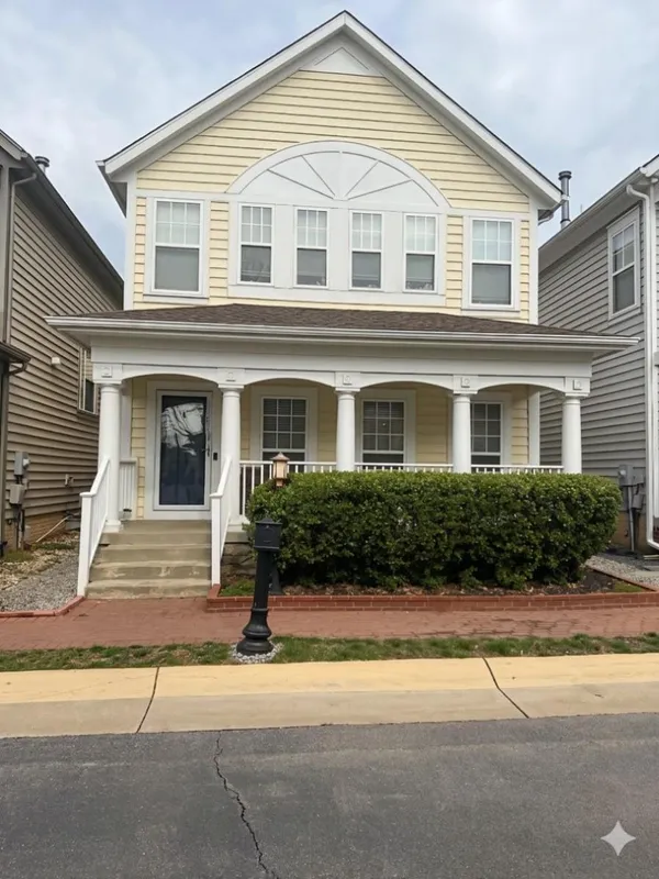 $820,000 | Grandwind Drive, Lorton, VA 22079