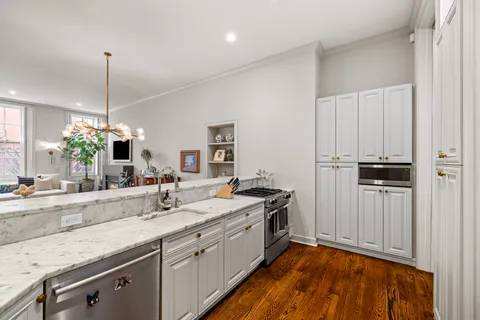 $1,100,000 | 1617 Spruce Street, Unit 200, Philadelphia, PA 19103