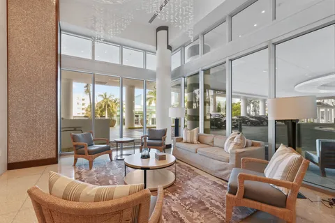 $600,000 | 6801 Collins Avenue, Unit DOOR 606, Miami Beach, FL 33141