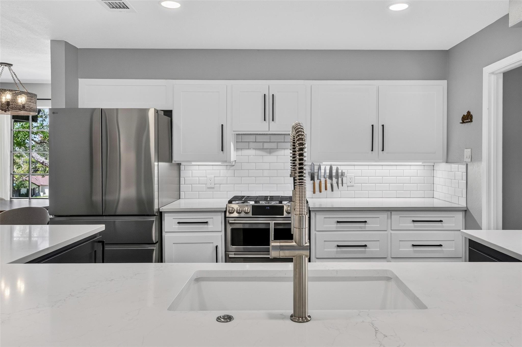 1609 Ems Road West Fort Worth, TX 76116 - Photo 18 of 39 Gallery Image 18