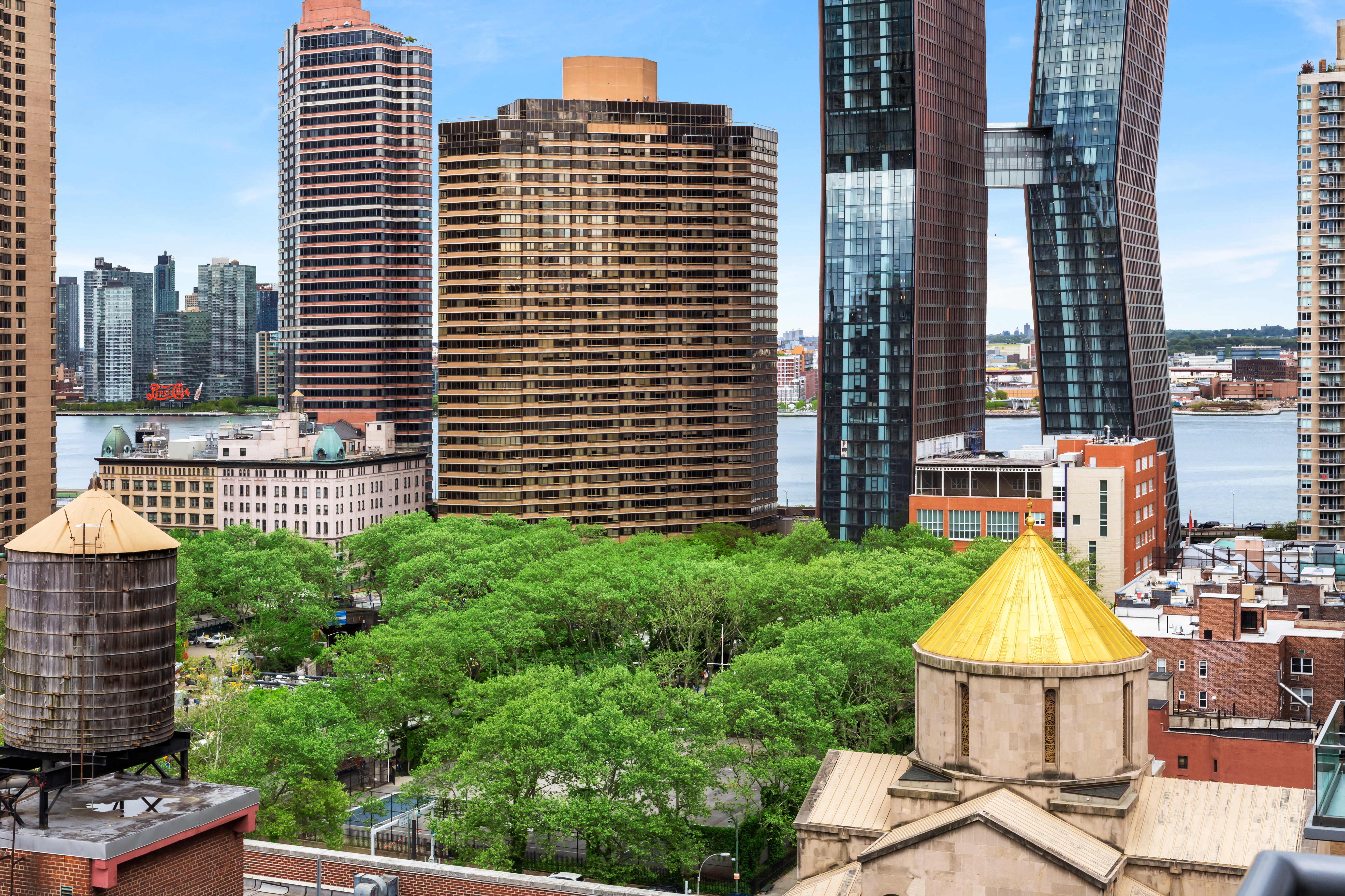 225 East 34th Street, Unit 21I Manhattan, NY 10016 - Photo 12 of 24 a view of a balcony with city view