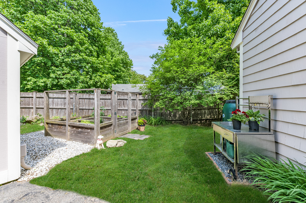 38 Berkeley Street Reading, MA 01867 - Photo 13 of 50