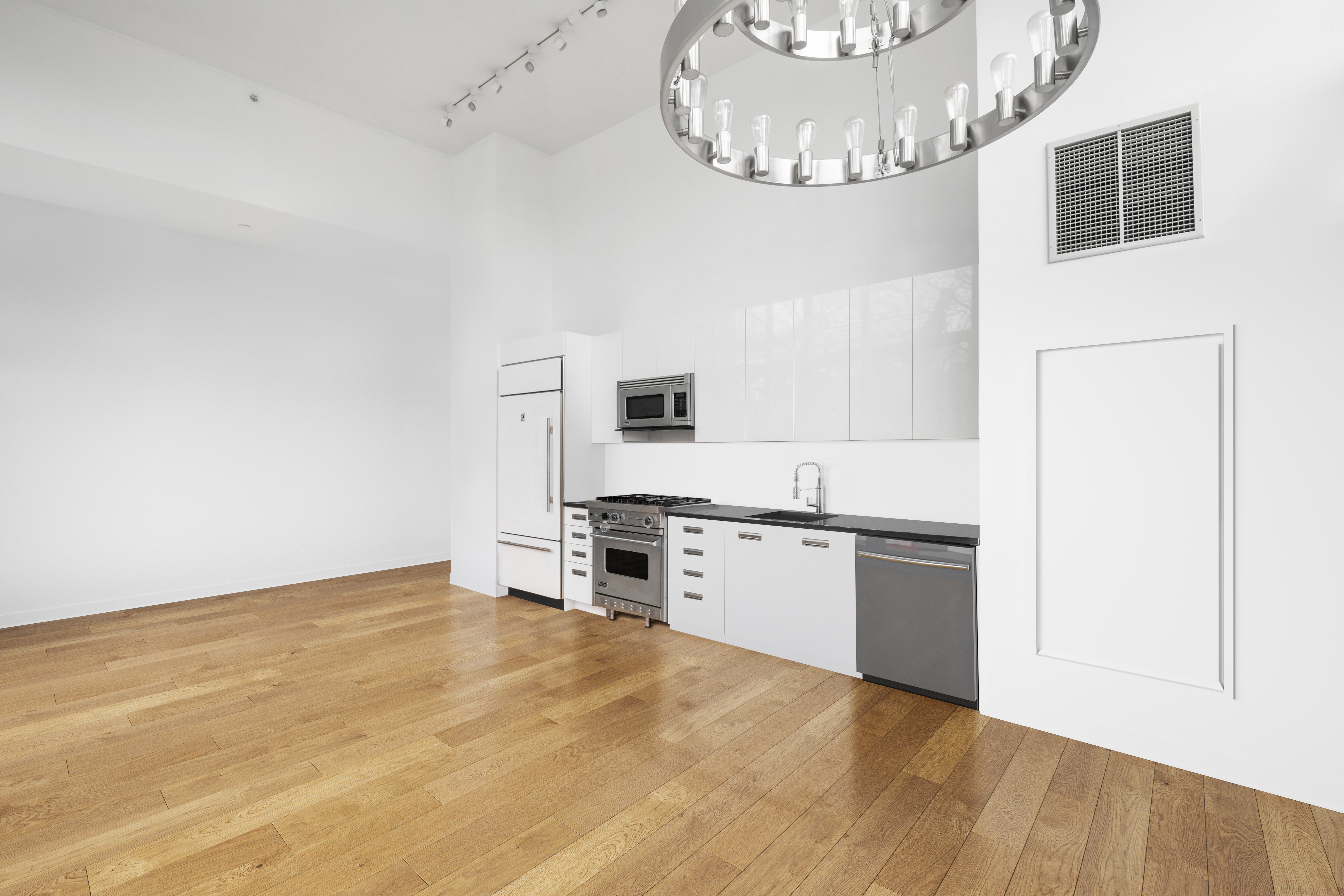 46-30 Center Boulevard, Unit 103 Queens, NY 11109 - Photo 4 of 28