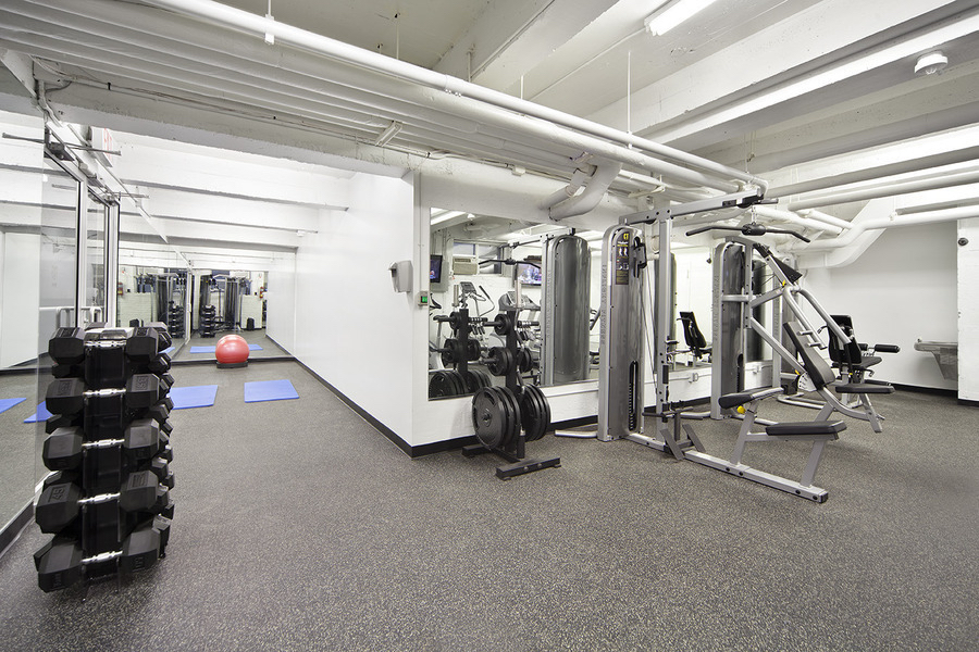 305 East 72nd Street, Unit 13I Manhattan, NY 10021 - Photo 11 of 14 a view of gym