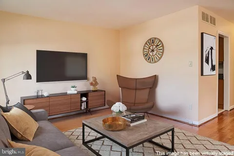 $3,800 | 5719 6th Street North, Arlington, VA 22205