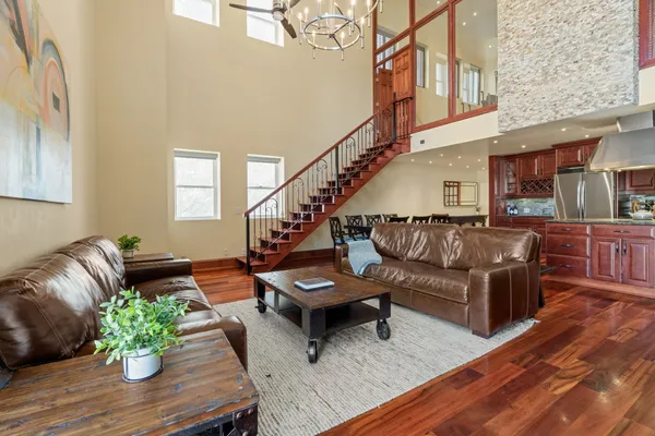 $1,400,000 | 802-10 Locust Street, Unit 201, Philadelphia, PA 19107