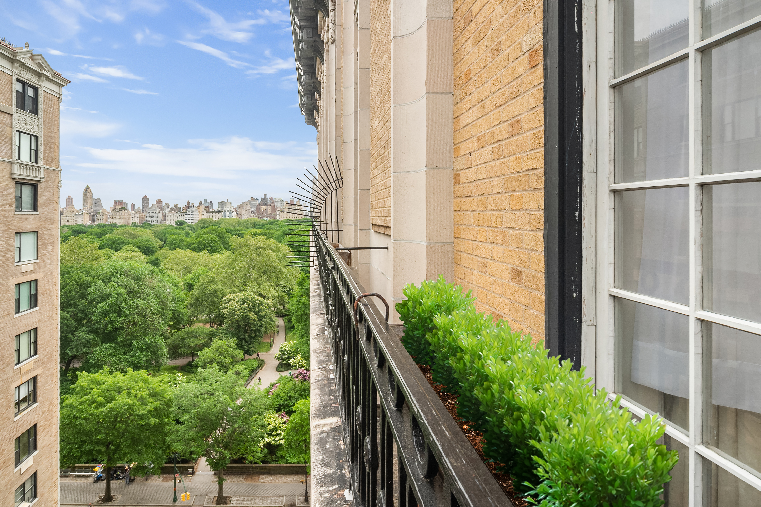 88 Central Park West, Unit 11W Manhattan, NY 10023 - Photo 4 of 6