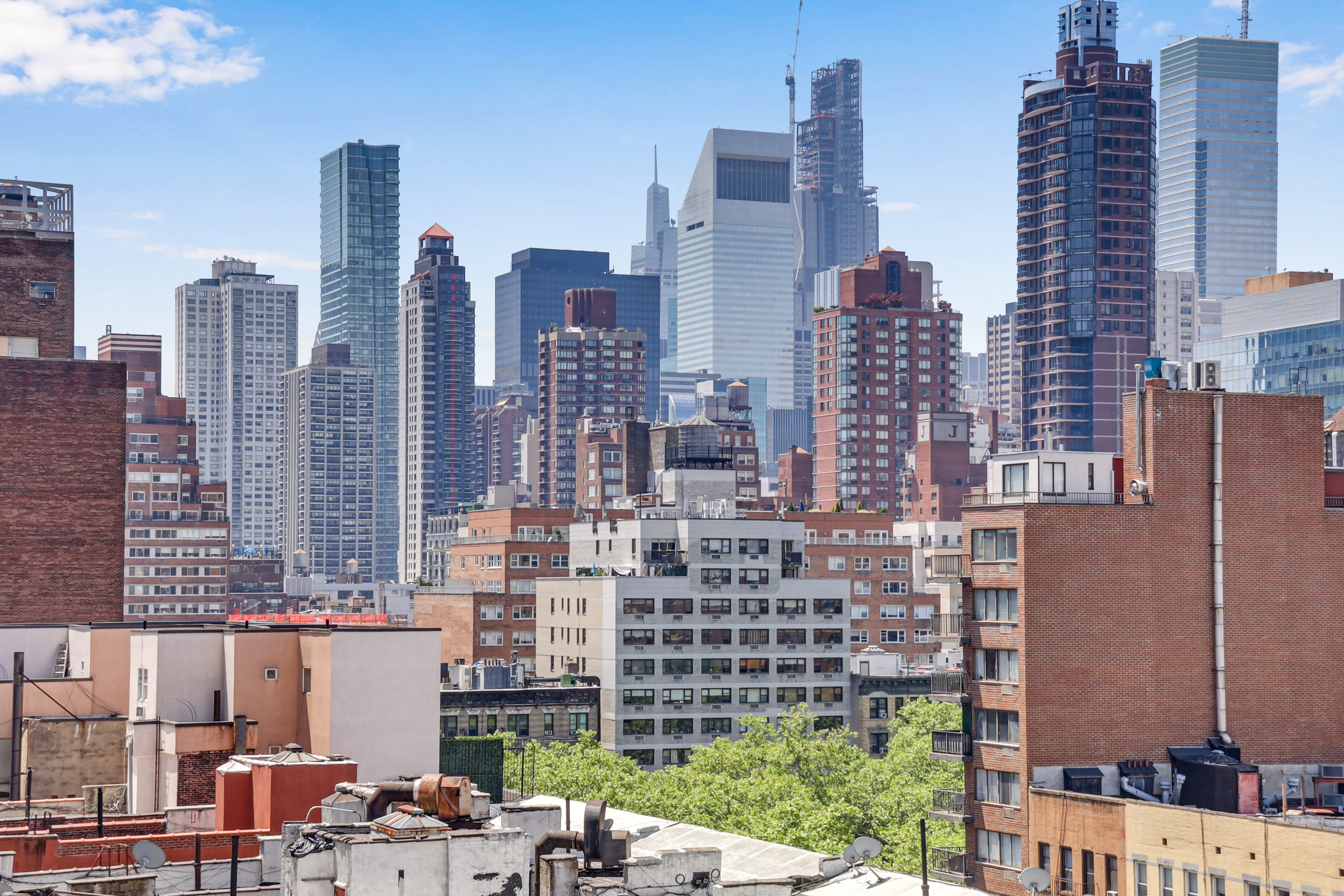 400 East 70th Street, Unit 1008 Manhattan, NY 10021 - Photo 3 of 15 a city view with tall buildings