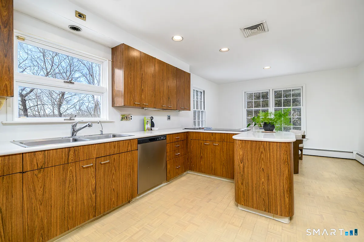 1238 Westover Road Stamford, CT 06902 - Photo 11 of 27