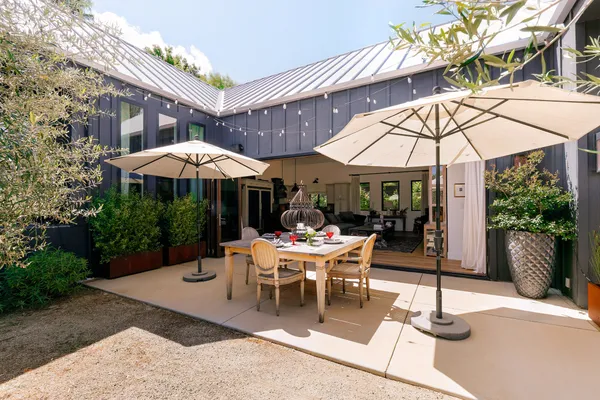 $2,550,000 | 28960 Crags Drive, Agoura Hills, CA 91301