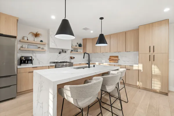 $1,649,000 | 5758 Tobias Avenue, Sherman Oaks, CA 91411