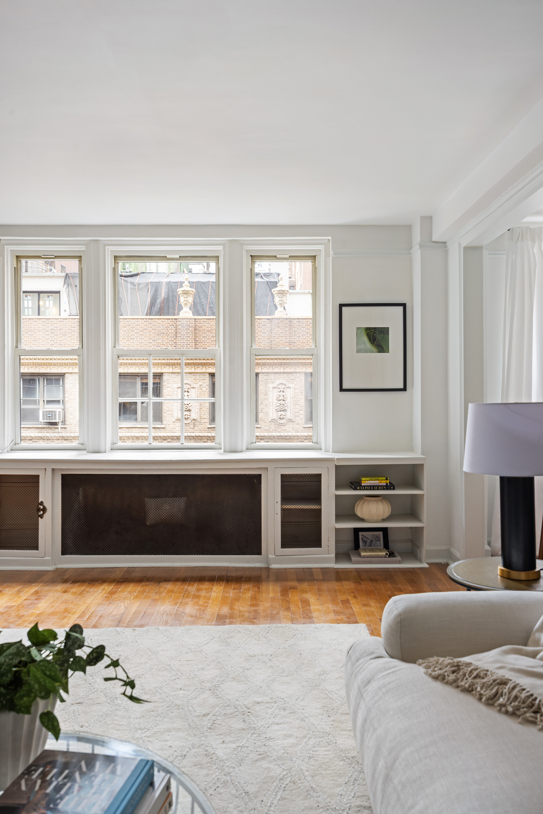 155 East 49th Street, Unit 10A Manhattan, NY 10017 - Photo 2 of 13 Gallery Image 2