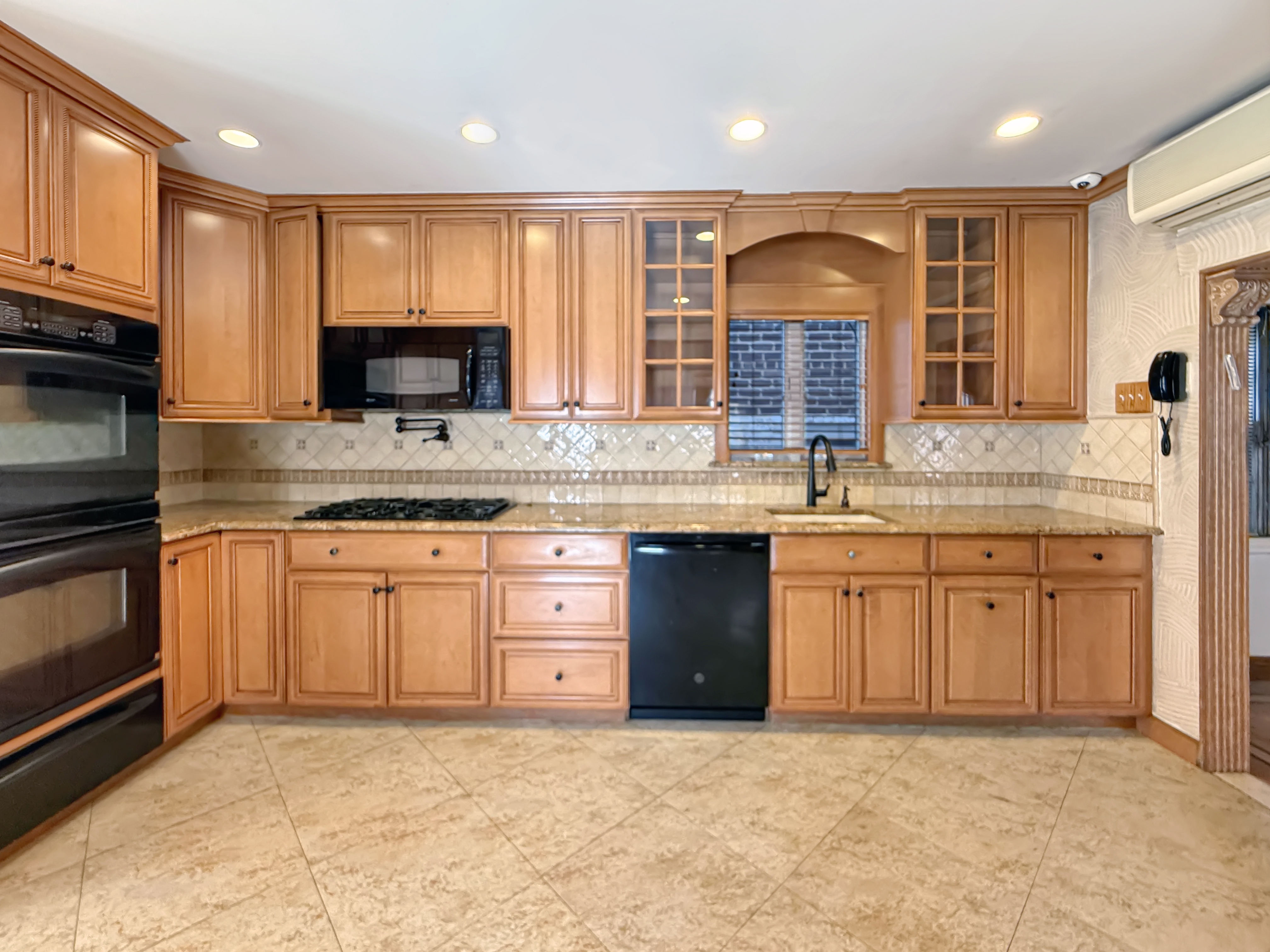 3731 Maple Avenue Brooklyn, NY 11224 - Photo 9 of 26