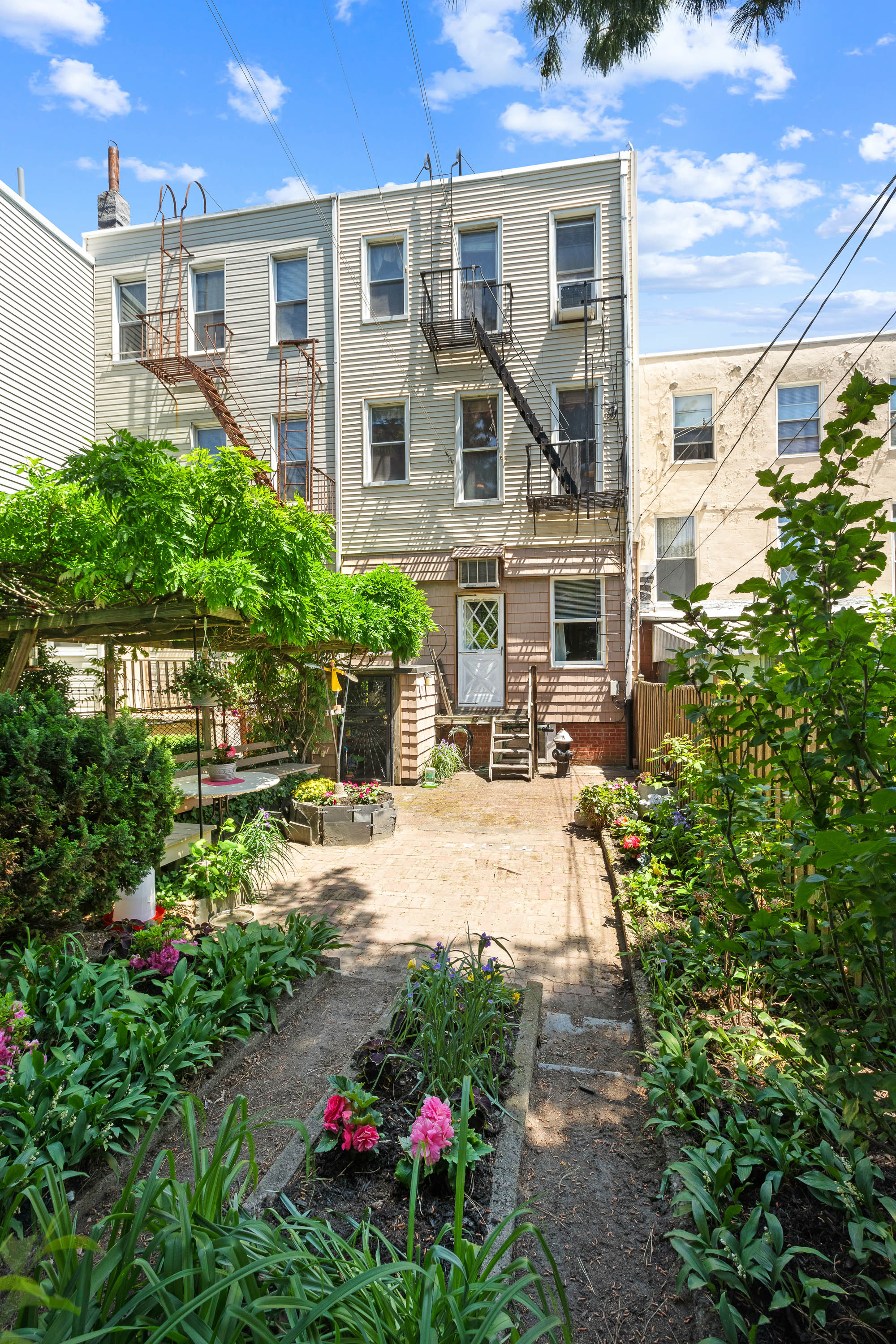 121 Eckford Street Brooklyn, NY 11222 - Photo 30 of 40