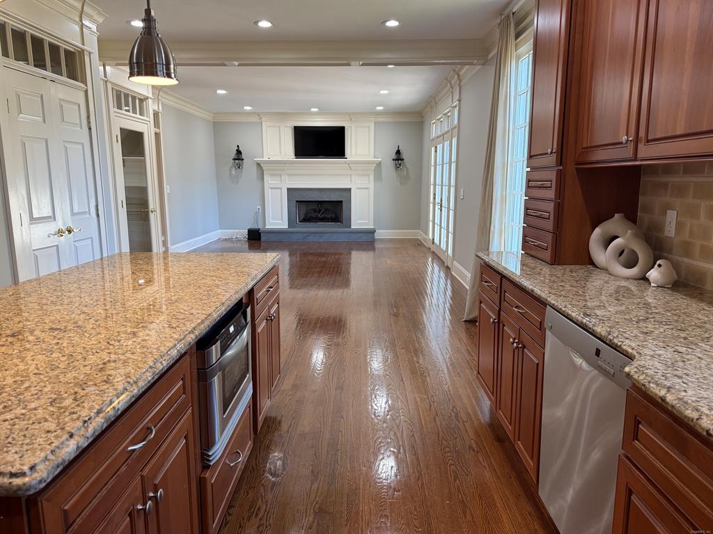 59 Crescent Road Westport, CT 06880 - Photo 9 of 23