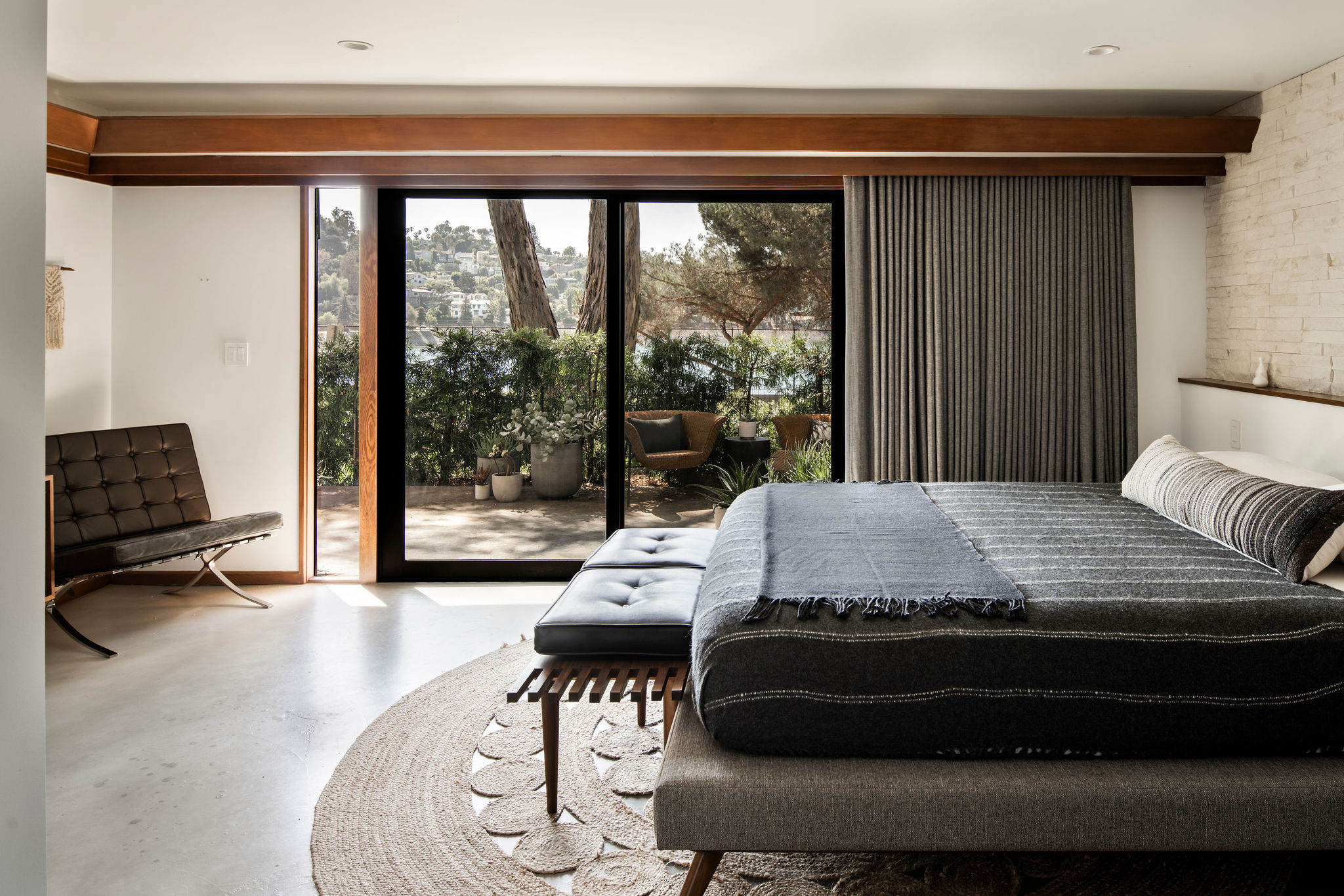 2371 Cove Ave Los Angeles, CA 90039 - Photo 27 of 43