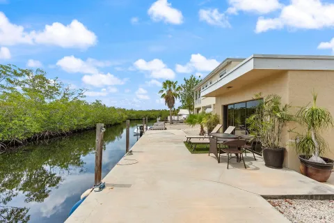 $1,689,000 | 365 Loeb Avenue, Key Largo, FL 33037