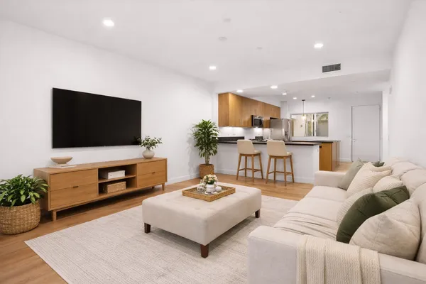 $705,000 | 6001 Carlton Way, Unit 106, Los Angeles, CA 90028