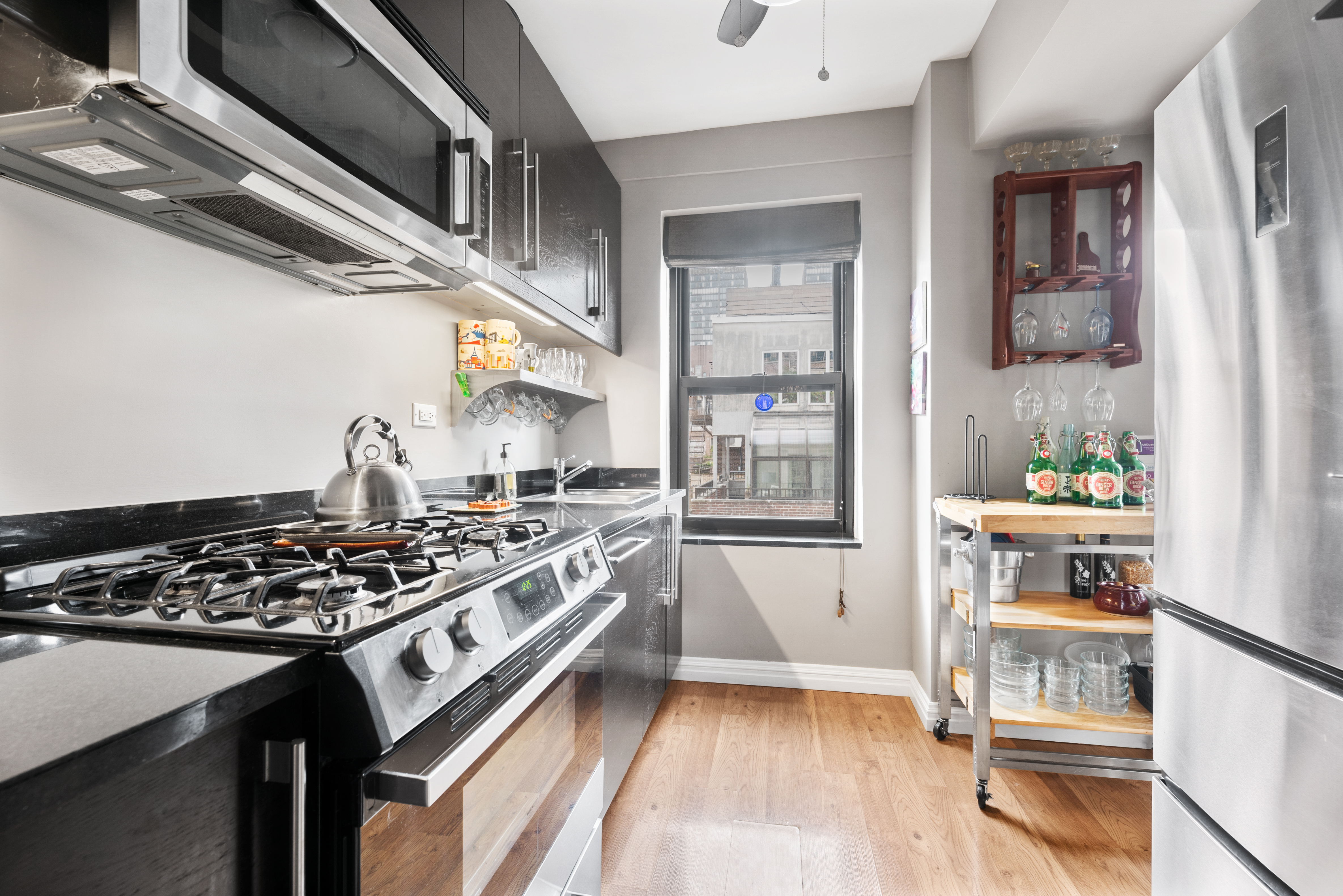 414 East 52nd Street, Unit 12F Manhattan, NY 10022 - Photo 3 of 9