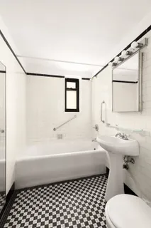 $899,000 | 465 West 23rd Street, Unit 10A | Chelsea